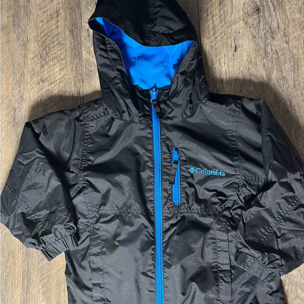 Columbia Black Jacket with Blue Interior size 4/5
